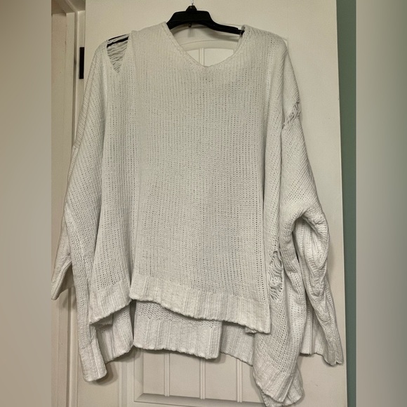 POL brand oversized distressed white sweater with hood, size L - Picture 3 of 10